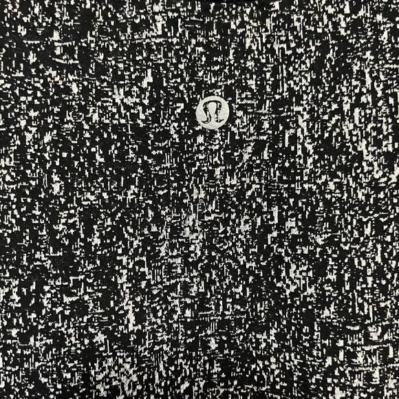 EUC women’s long sleeve lululemon. Size 10 - Picture 3 of 4